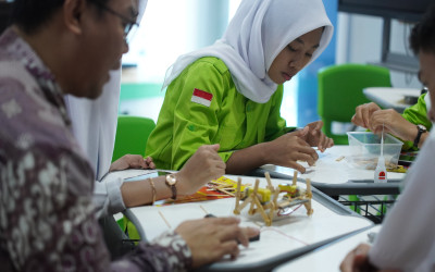 WORKSHOP ROBOT BERKAKI DAN METAVERSE DI SMKN 3 KOTABUMI (PROGRAM KEAHLIAN TKJ)